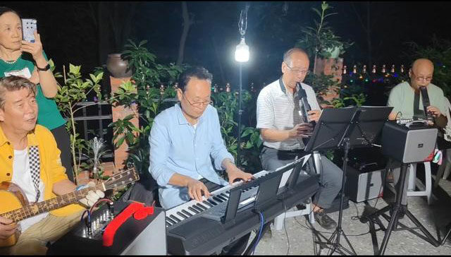 庆祝教师节-幸运飞行艇168体彩官网现场开奖直播(中国)官方网站:音乐晚会