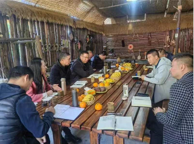 约会小春城 擘画康养业-长年董事长何洪参加傈僳水寨招商引资会侧记